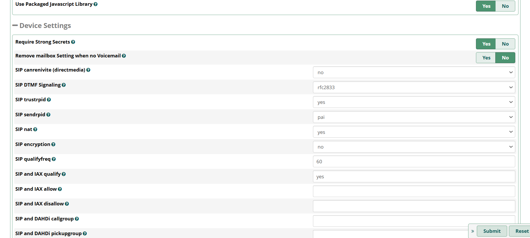 FreePBX Advanced Settings: device settings including SIP DTMF mode, NAT, encryption, qualify frequency and allow/disallow lists